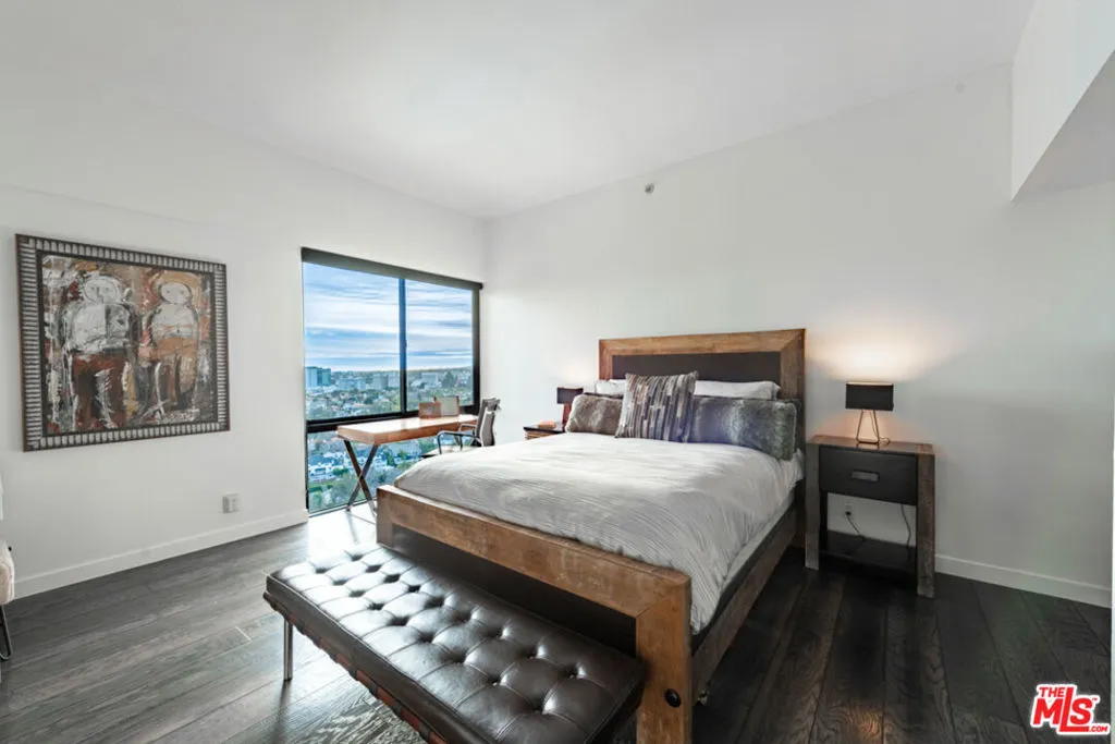 Los Angeles, California 90024, United States, 2 Bedrooms Bedrooms, ,2 BathroomsBathrooms,Residential,Active,21962