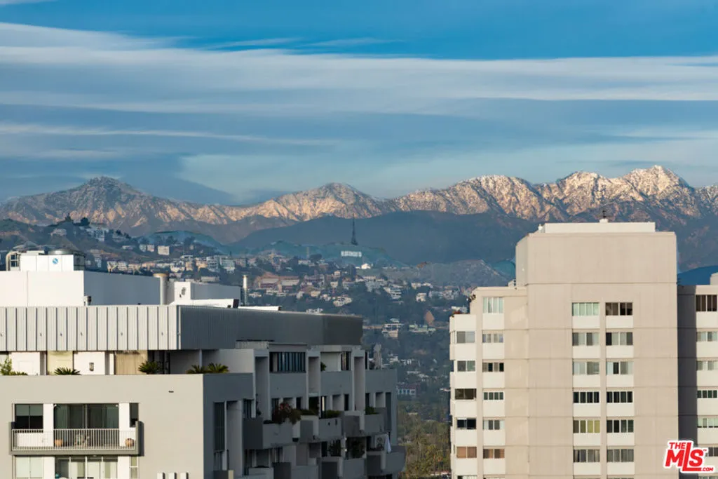 Los Angeles, California 90024, United States, 2 Bedrooms Bedrooms, ,2 BathroomsBathrooms,Residential,Active,21962