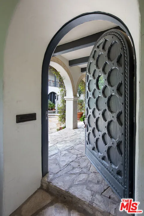 Beverly Hills, California 90210, United States, 4 Bedrooms Bedrooms, ,4 BathroomsBathrooms,Residential,Active,87921