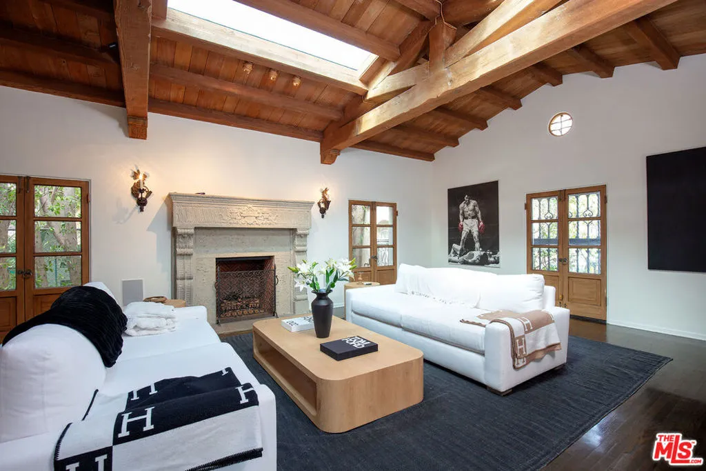 Beverly Hills, California 90210, United States, 4 Bedrooms Bedrooms, ,4 BathroomsBathrooms,Residential,Active,87921