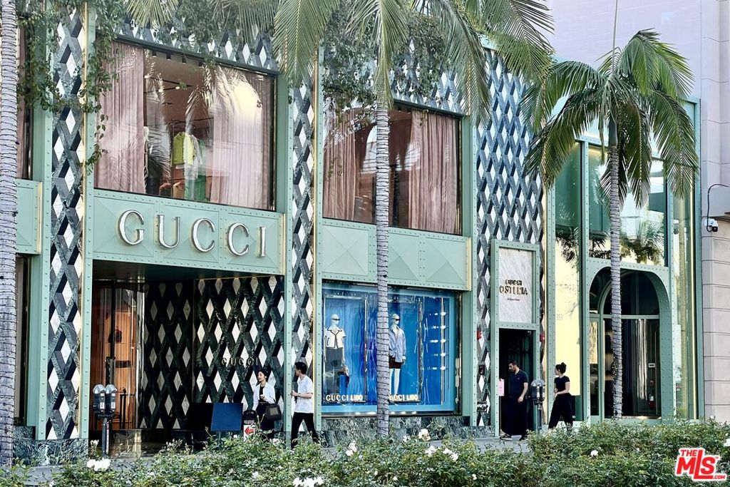 Beverly Hills, California 90210, United States, 2 Bedrooms Bedrooms, ,3 BathroomsBathrooms,Residential,Active,58801