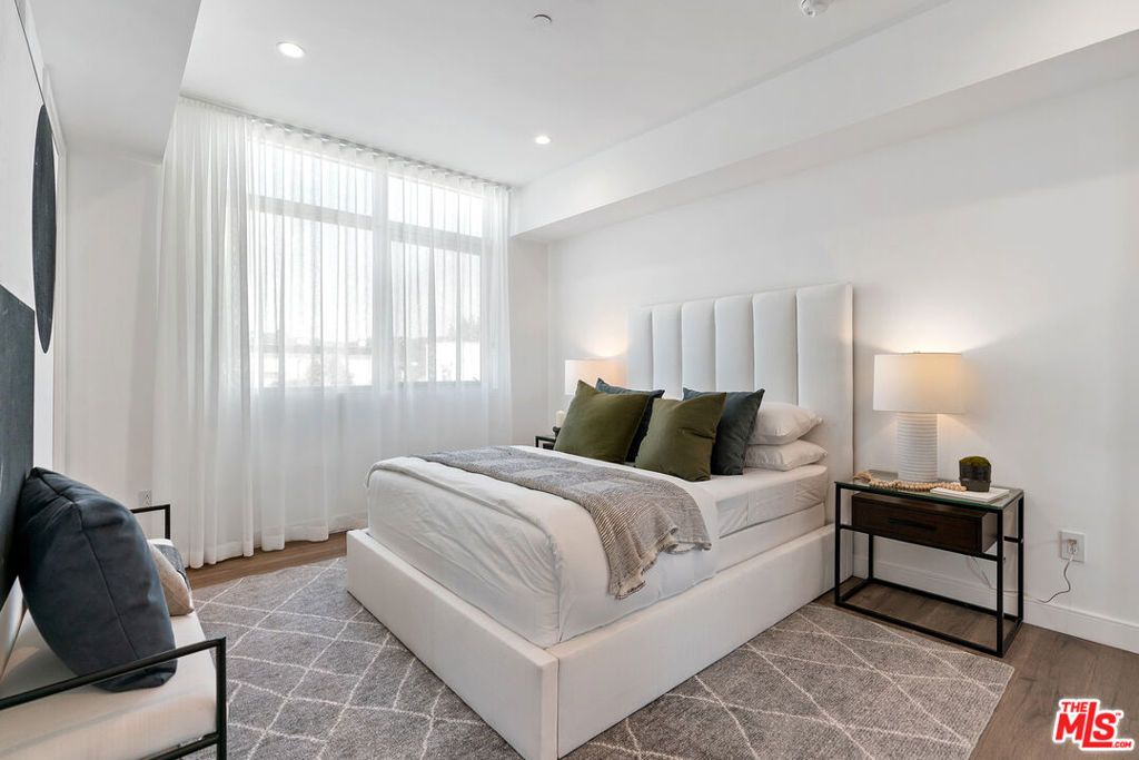 Beverly Hills, California 90210, United States, 2 Bedrooms Bedrooms, ,3 BathroomsBathrooms,Residential,Active,58801