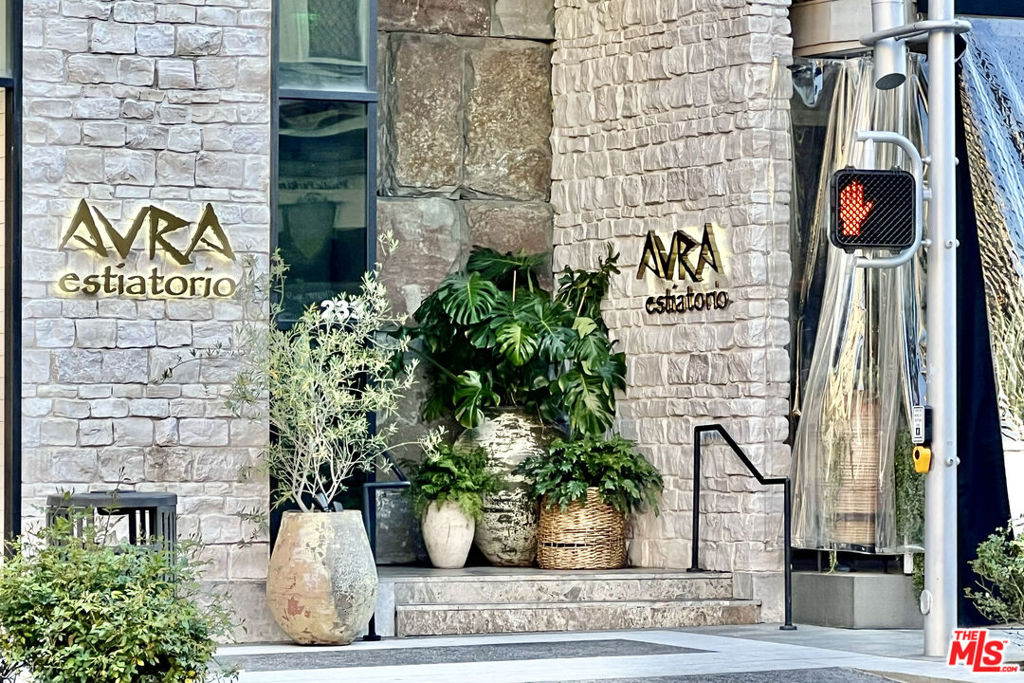 Beverly Hills, California 90210, United States, 2 Bedrooms Bedrooms, ,3 BathroomsBathrooms,Residential,Active,58801