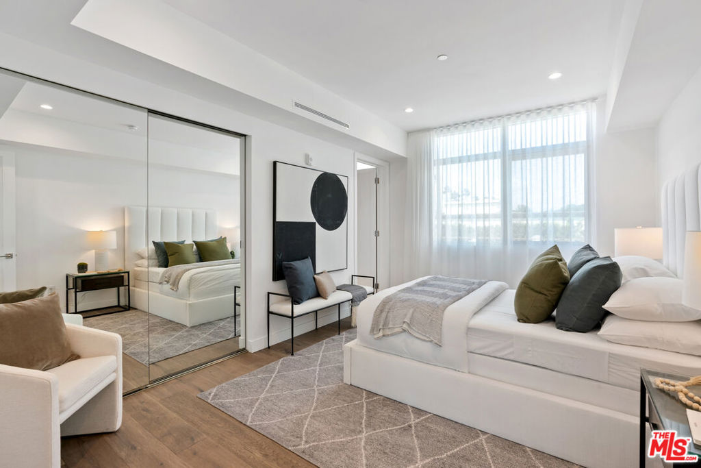 Beverly Hills, California 90210, United States, 2 Bedrooms Bedrooms, ,3 BathroomsBathrooms,Residential,Active,58801