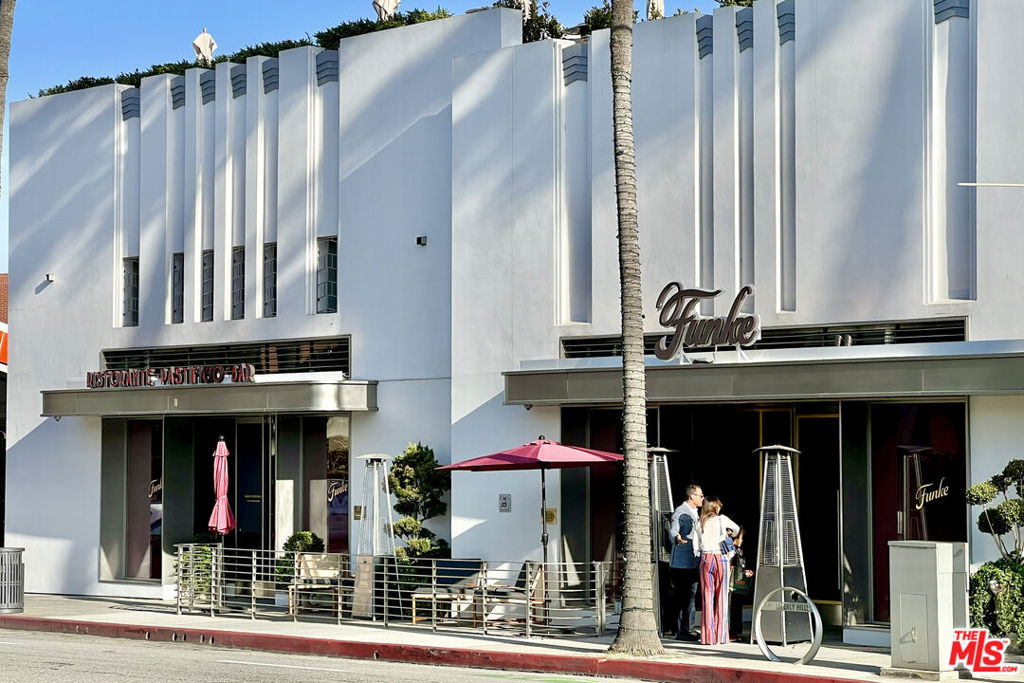 Beverly Hills, California 90210, United States, 2 Bedrooms Bedrooms, ,3 BathroomsBathrooms,Residential,Active,58801