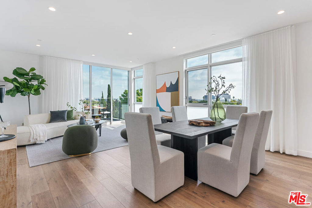 Beverly Hills, California 90210, United States, 2 Bedrooms Bedrooms, ,3 BathroomsBathrooms,Residential,Active,58801