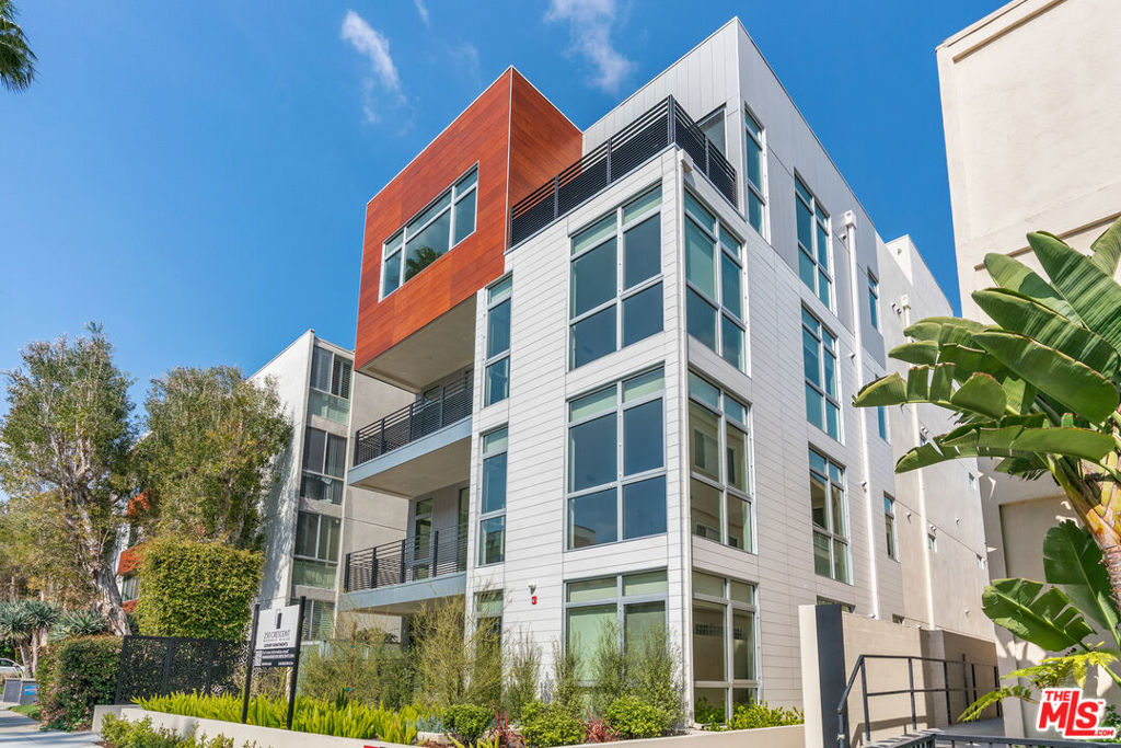 Beverly Hills, California 90210, United States, 2 Bedrooms Bedrooms, ,3 BathroomsBathrooms,Residential,Active,58801