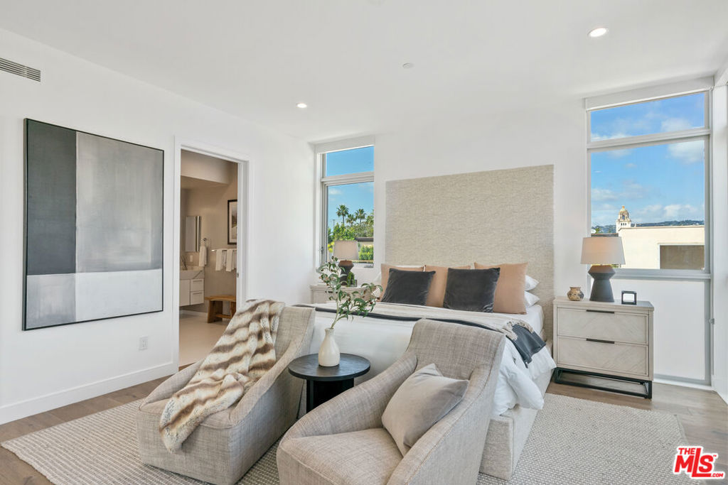 Beverly Hills, California 90210, United States, 2 Bedrooms Bedrooms, ,3 BathroomsBathrooms,Residential,Active,58801