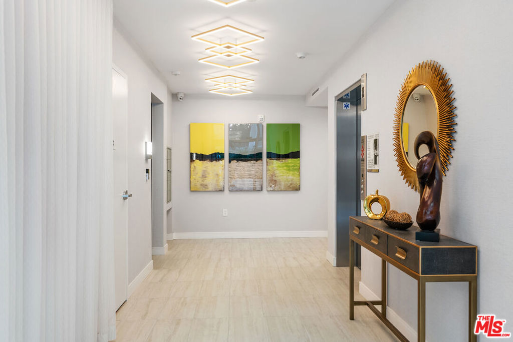 Beverly Hills, California 90210, United States, 2 Bedrooms Bedrooms, ,3 BathroomsBathrooms,Residential,Active,58801