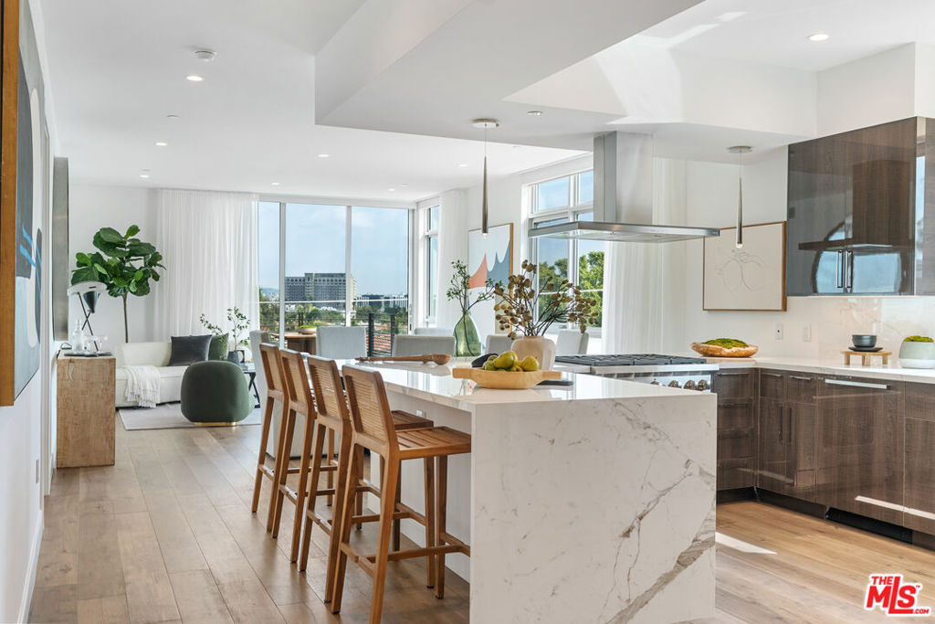 Beverly Hills, California 90210, United States, 2 Bedrooms Bedrooms, ,3 BathroomsBathrooms,Residential,Active,58801