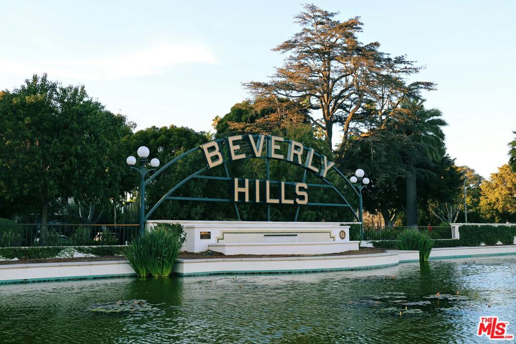 Beverly Hills, California 90210, United States, 2 Bedrooms Bedrooms, ,3 BathroomsBathrooms,Residential,Active,58801