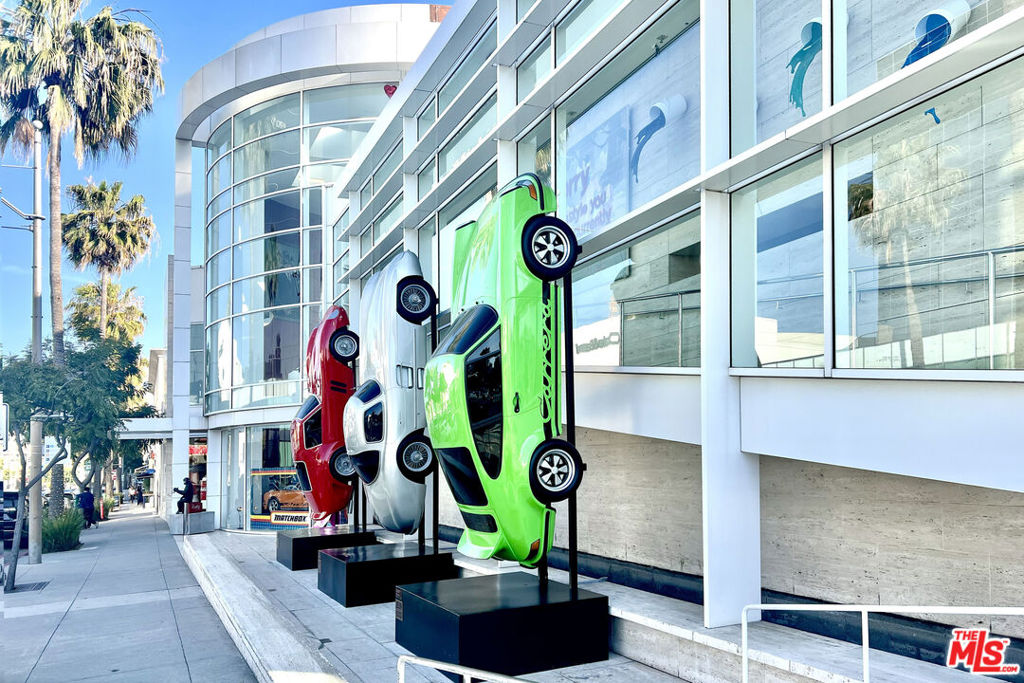 Beverly Hills, California 90210, United States, 2 Bedrooms Bedrooms, ,3 BathroomsBathrooms,Residential,Active,58801