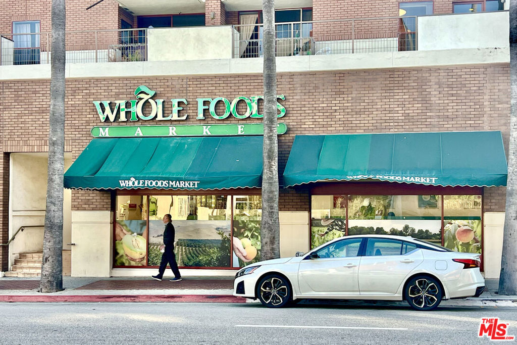 Beverly Hills, California 90210, United States, 2 Bedrooms Bedrooms, ,3 BathroomsBathrooms,Residential,Active,58801