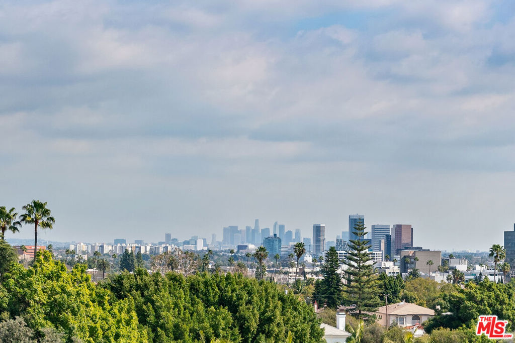 Beverly Hills, California 90210, United States, 2 Bedrooms Bedrooms, ,3 BathroomsBathrooms,Residential,Active,58801