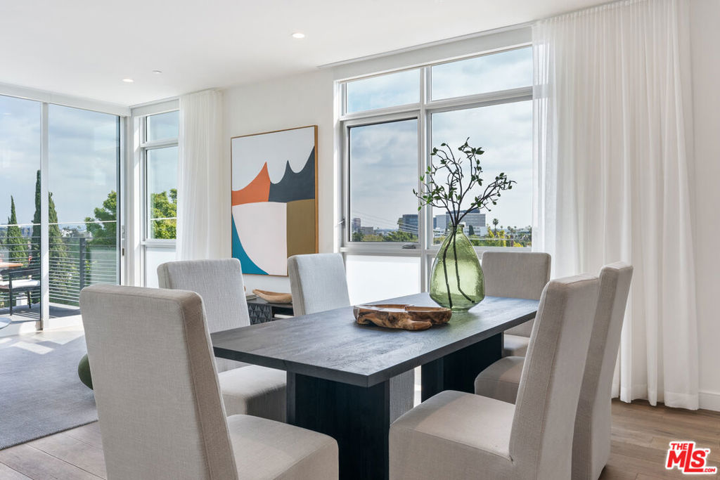 Beverly Hills, California 90210, United States, 2 Bedrooms Bedrooms, ,3 BathroomsBathrooms,Residential,Active,58801