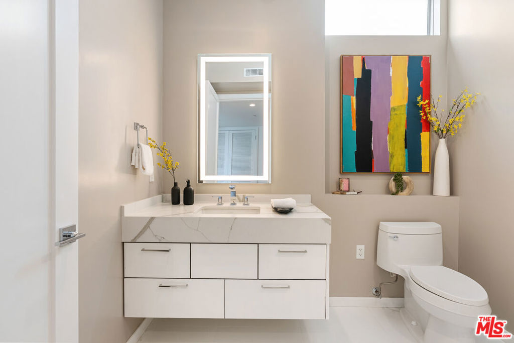 Beverly Hills, California 90210, United States, 2 Bedrooms Bedrooms, ,3 BathroomsBathrooms,Residential,Active,58801