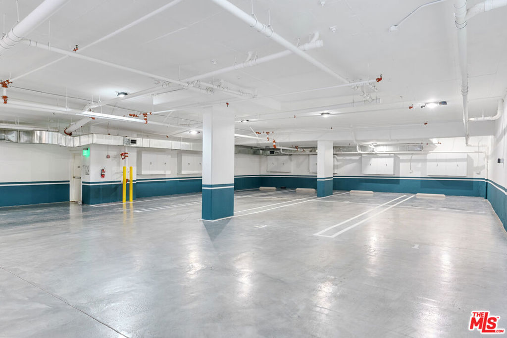 Beverly Hills, California 90210, United States, 2 Bedrooms Bedrooms, ,3 BathroomsBathrooms,Residential,Active,58801