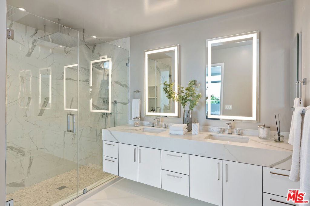 Beverly Hills, California 90210, United States, 2 Bedrooms Bedrooms, ,3 BathroomsBathrooms,Residential,Active,58801