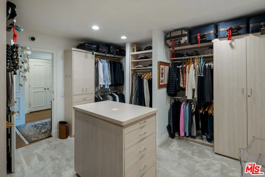 Los Angeles, California 90067, United States, 3 Bedrooms Bedrooms, ,3 BathroomsBathrooms,Residential,Active,108864