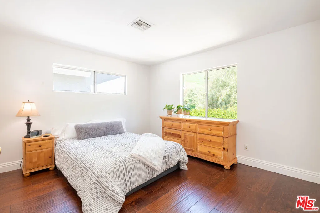 Calabasas, California 91302, United States, 4 Bedrooms Bedrooms, ,3 BathroomsBathrooms,Residential,Active,105641