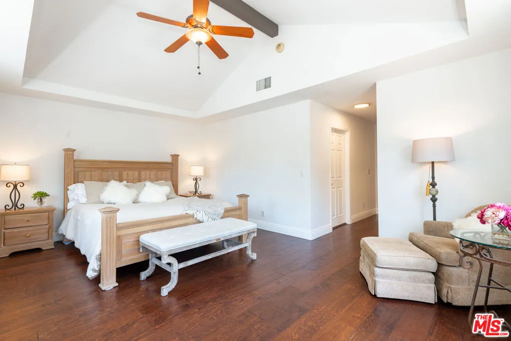 Calabasas, California 91302, United States, 4 Bedrooms Bedrooms, ,3 BathroomsBathrooms,Residential,Active,105641