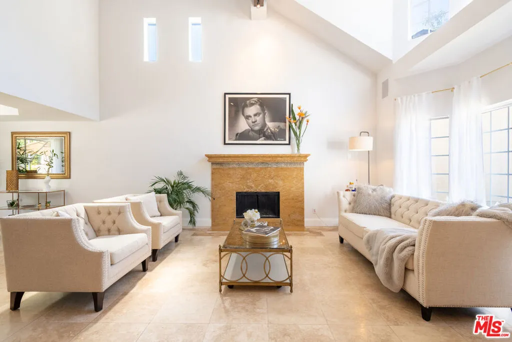 Calabasas, California 91302, United States, 4 Bedrooms Bedrooms, ,3 BathroomsBathrooms,Residential,Active,105641