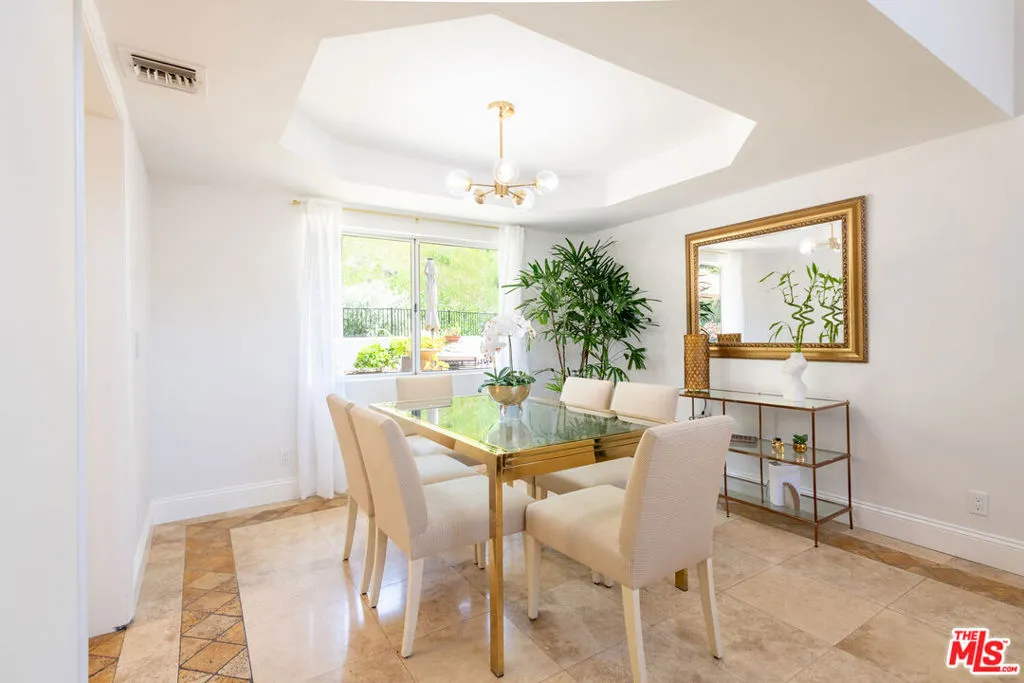 Calabasas, California 91302, United States, 4 Bedrooms Bedrooms, ,3 BathroomsBathrooms,Residential,Active,105641