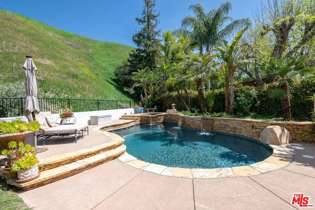 Calabasas, California 91302, United States, 4 Bedrooms Bedrooms, ,3 BathroomsBathrooms,Residential,Active,105641