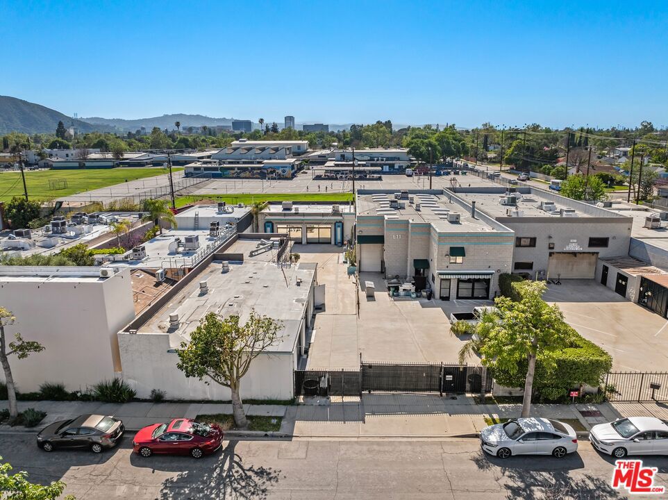 Properties 2 611 S Glenwood Place