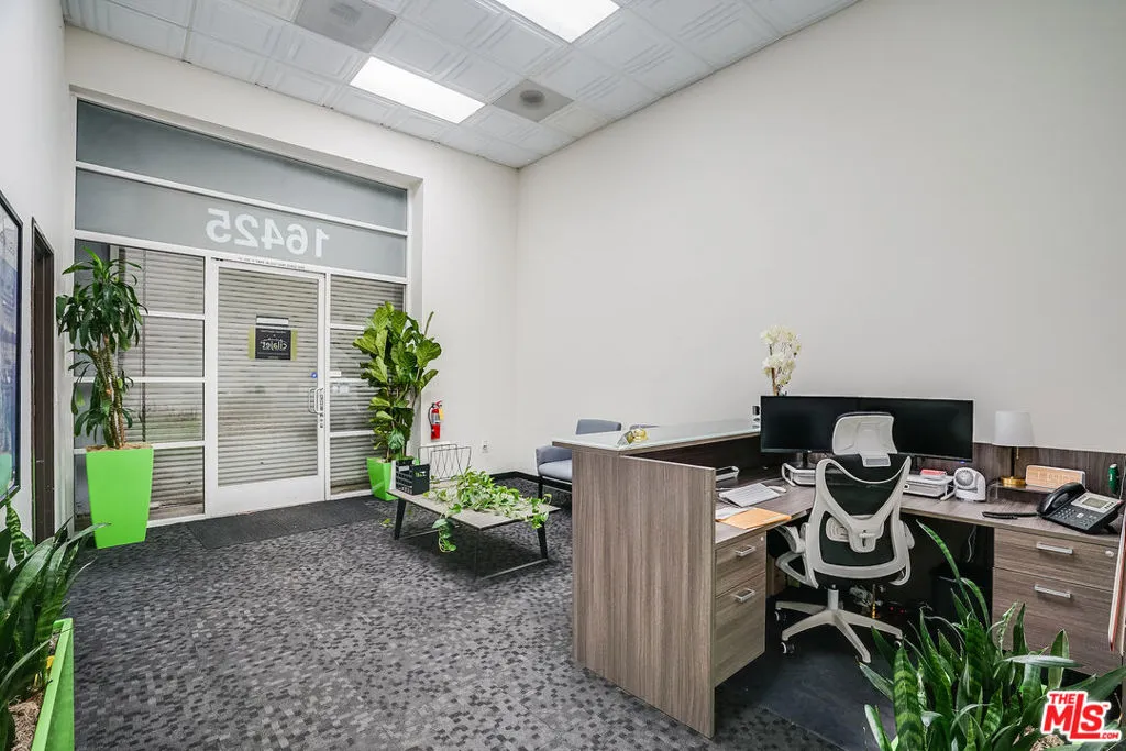 Gardena, California 90248, United States, ,Commercial,Pending,32044