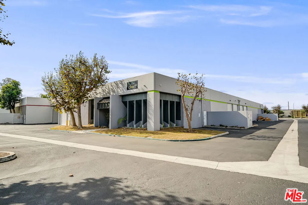 Gardena, California 90248, United States, ,Commercial,Pending,32044
