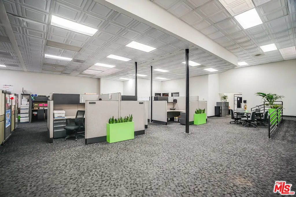 Gardena, California 90248, United States, ,Commercial,Pending,32044