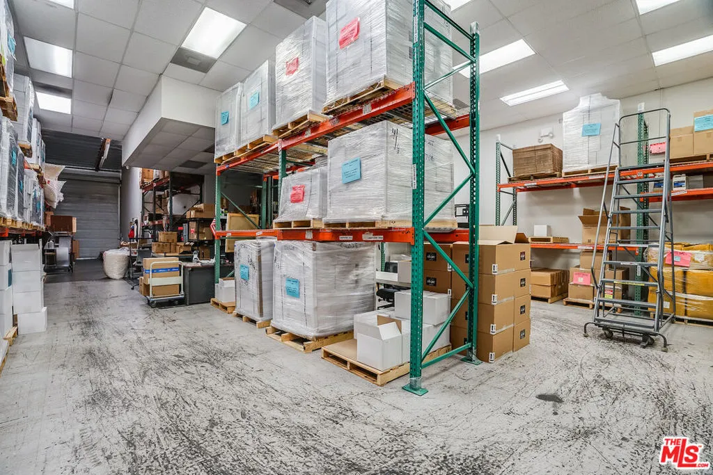 Gardena, California 90248, United States, ,Commercial,Pending,32044