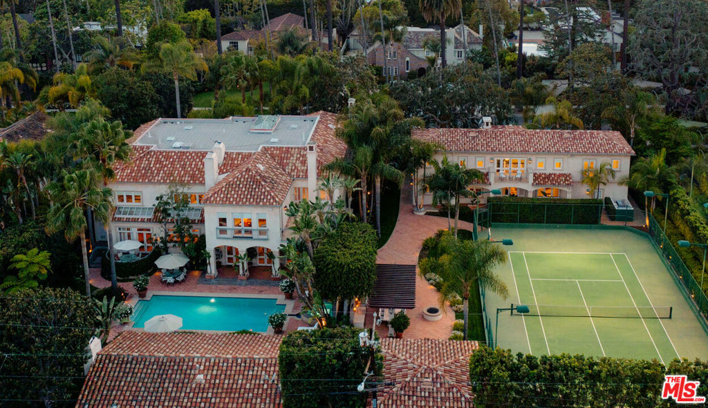 Properties 2 812 N BEDFORD Drive