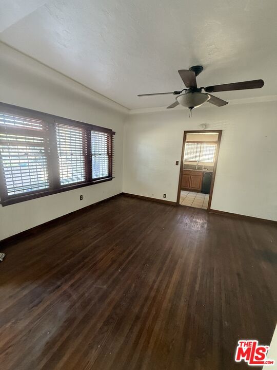 1942 W 76th Street