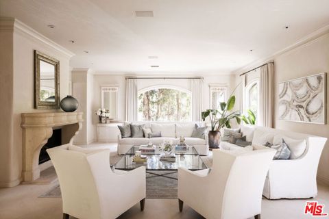 1160 Chantilly Road Los Angeles CA 90077