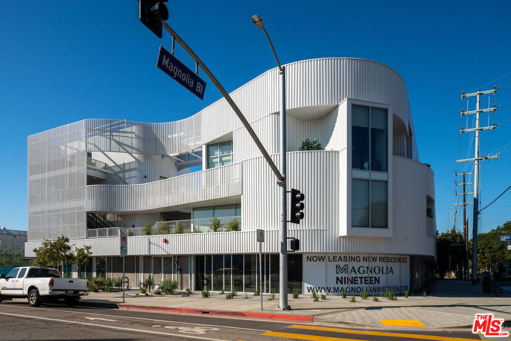 Properties 1 11714 Magnolia Boulevard