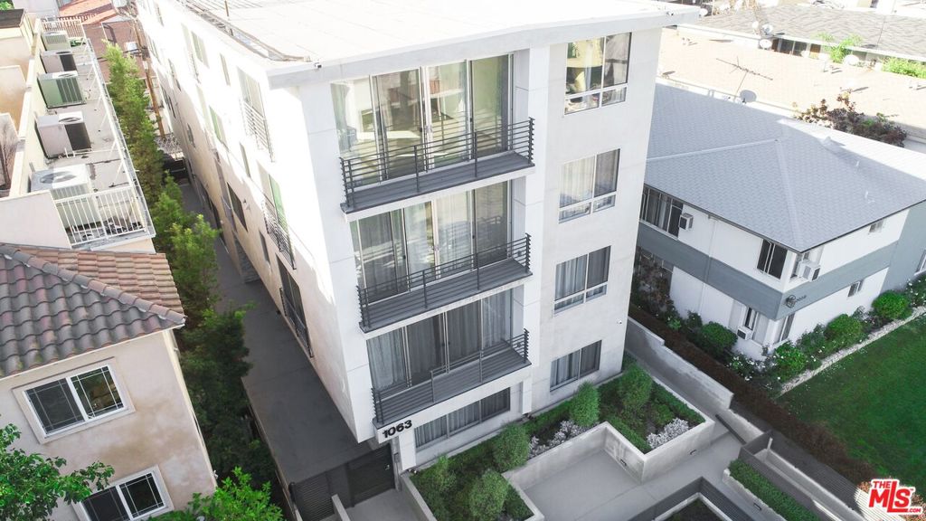 Properties 1 1065 S Wooster Street