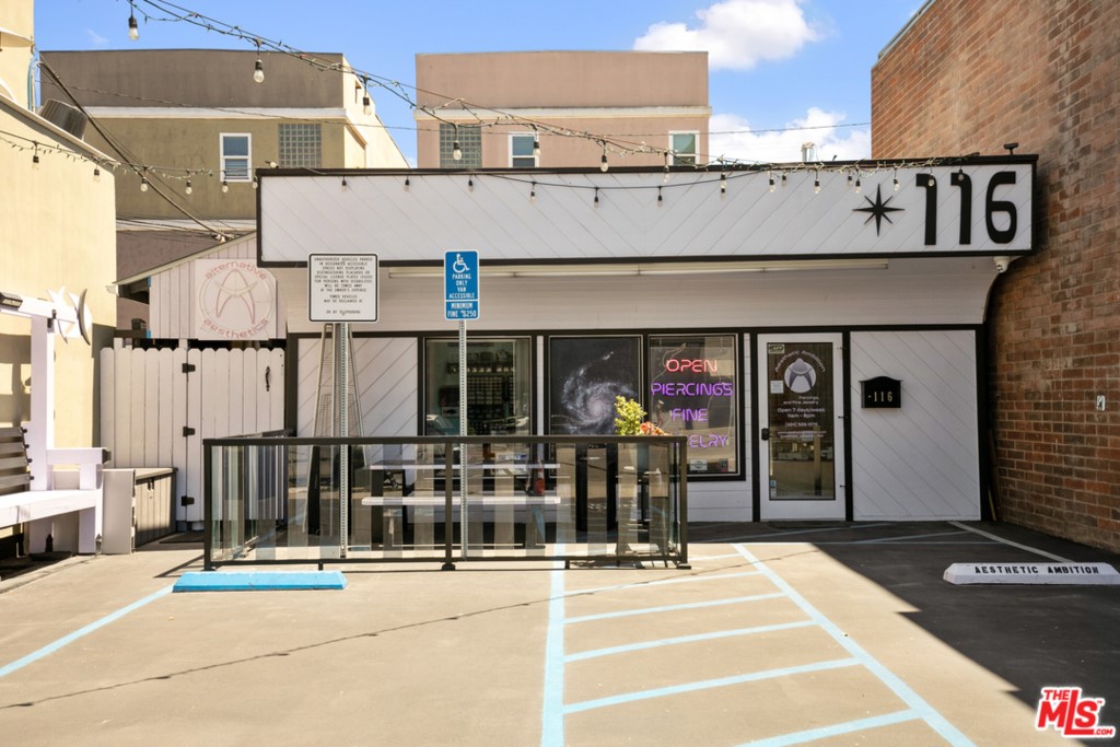 116 WASHINGTON Boulevard