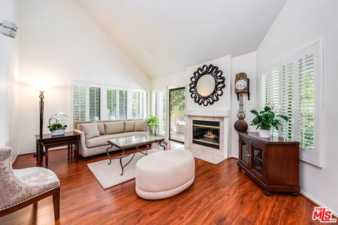 18731 Hatteras Street 26 Tarzana CA 91356