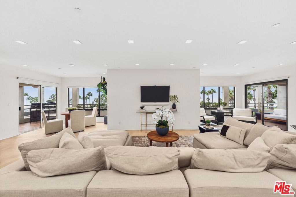 Properties 2 110 Ocean Park Boulevard 505