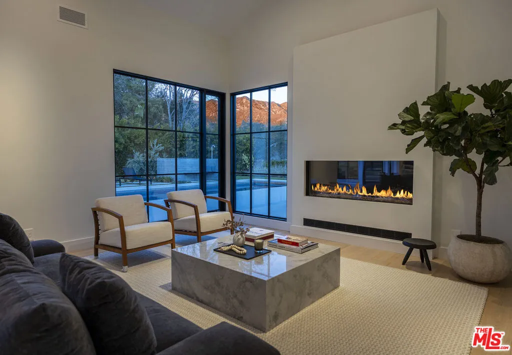 Santa Barbara, California 93108, United States, 4 Bedrooms Bedrooms, ,5 BathroomsBathrooms,Residential,Active,25980