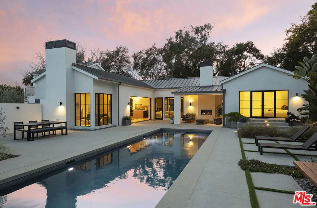 Santa Barbara, California 93108, United States, 4 Bedrooms Bedrooms, ,5 BathroomsBathrooms,Residential,Active,25980