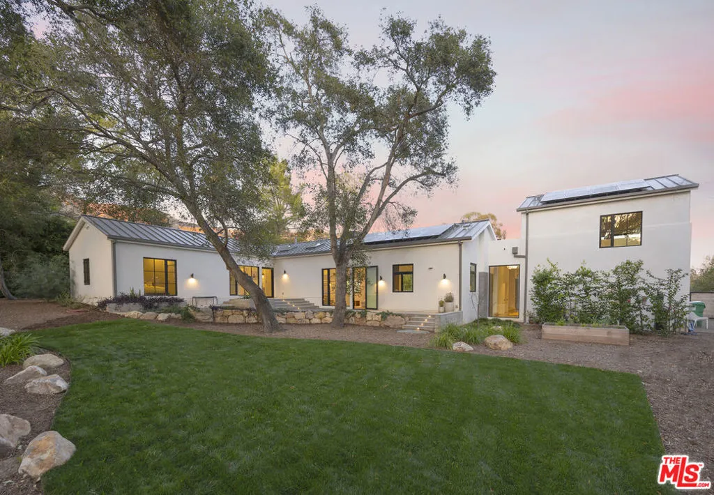 Santa Barbara, California 93108, United States, 4 Bedrooms Bedrooms, ,5 BathroomsBathrooms,Residential,Active,25980