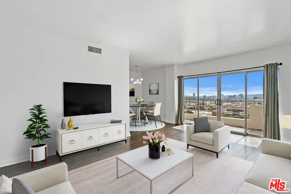 West Hollywood, California 90069, United States, 1 Bedroom Bedrooms, ,2 BathroomsBathrooms,Residential,Active,12020