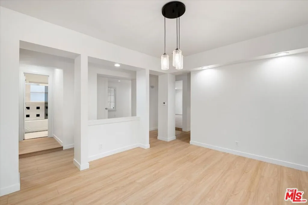 Los Angeles, California 90068, United States, 4 Bedrooms Bedrooms, ,5 BathroomsBathrooms,Residential,Active,118515