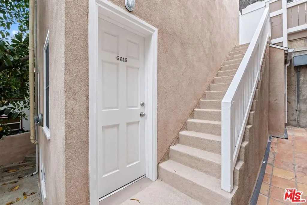 Los Angeles, California 90068, United States, 4 Bedrooms Bedrooms, ,5 BathroomsBathrooms,Residential,Active,118515