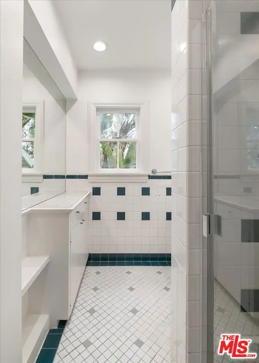 Los Angeles, California 90068, United States, 4 Bedrooms Bedrooms, ,5 BathroomsBathrooms,Residential,Active,118515