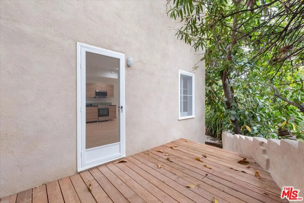 Los Angeles, California 90068, United States, 4 Bedrooms Bedrooms, ,5 BathroomsBathrooms,Residential,Active,118515