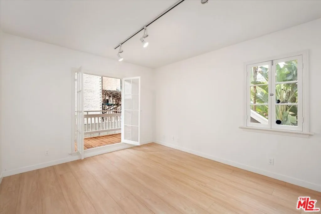 Los Angeles, California 90068, United States, 4 Bedrooms Bedrooms, ,5 BathroomsBathrooms,Residential,Active,118515